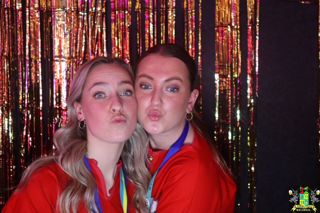 ../Images/Jeugd Opwarmbal Photobooth 284.jpg